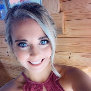 Meet your Posher, Desiree